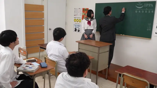 教室 · 师生 · 站立 · 平静 · 遠景 · 黑板 · 水手服 · 教学