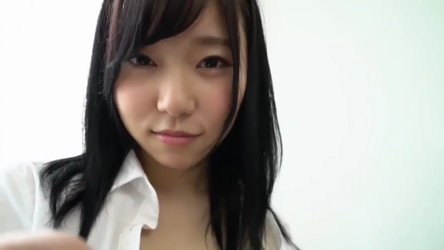 室内 · 俯身 · 白衬衫 · 面部特写 · 诱惑 · 凝视 · 居家氛围