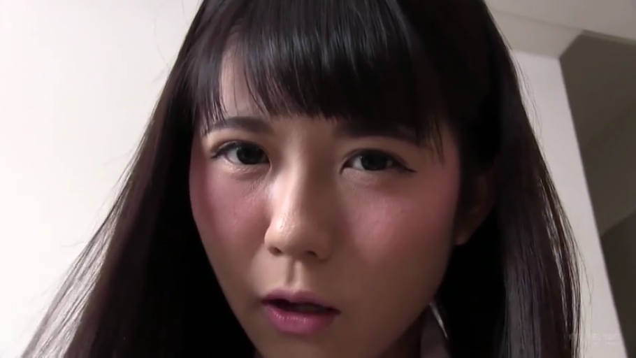 室内 · 脸部特写 · 白衬衫