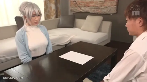 Conversation · Serious · Medium shot · 蓝色开衫 · Living room · 对坐 · Paper · 白发Cosplay