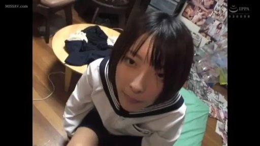 跪坐 · 臉部特寫 · 臥室 · 仰视 · 平淡 · 水手服 · POV · 矮桌