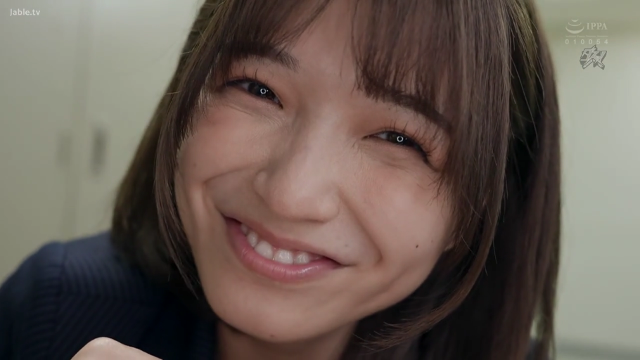 室内 · 面部 · 注视 · 便服 · 好奇 · POV · 正对镜头