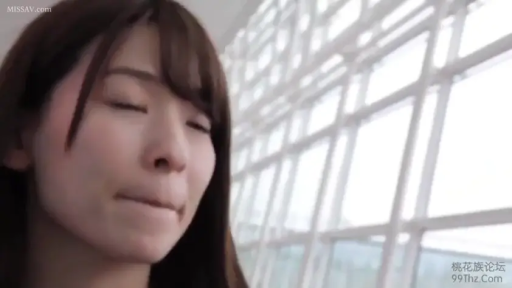 室内 · 愉悦 · 微笑 · 面部特写 · 常服 · 正面 · 生活化