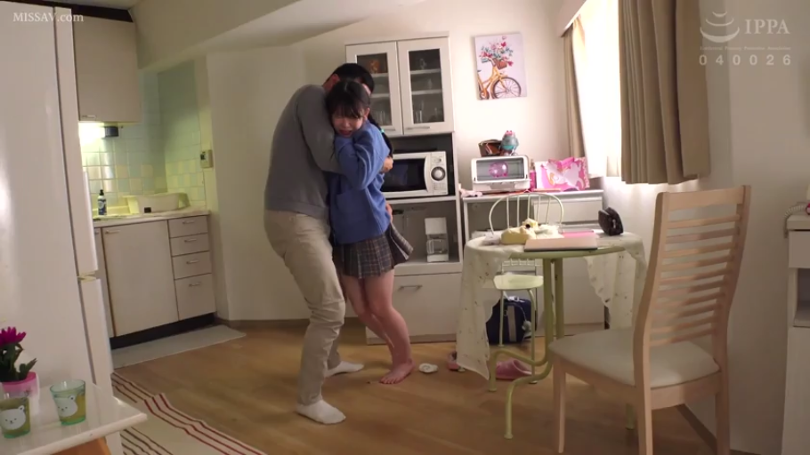 制服 · 站立 · 全景 · 抱擁 · 居家 · キッチン · 惊慌 · 家具