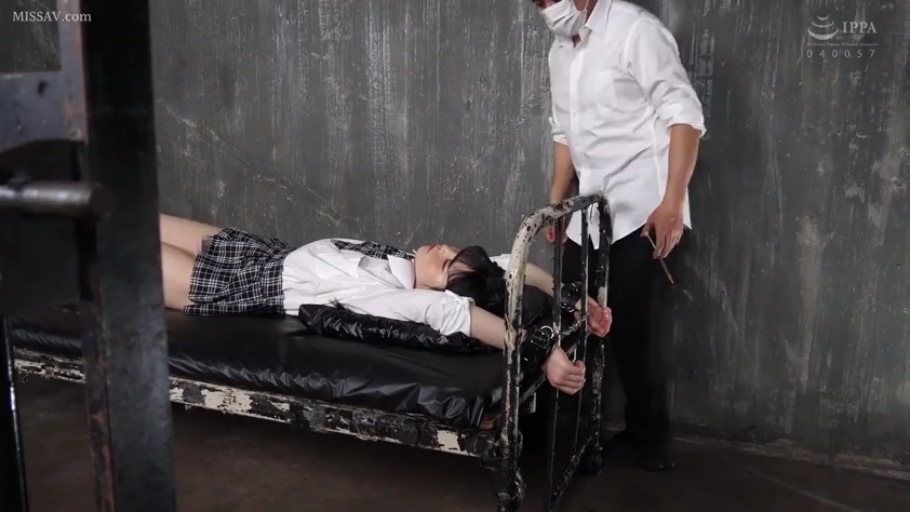 仰卧 · JK制服 · 密室