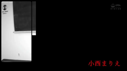 Classroom · 告示牌 · 黑白画面