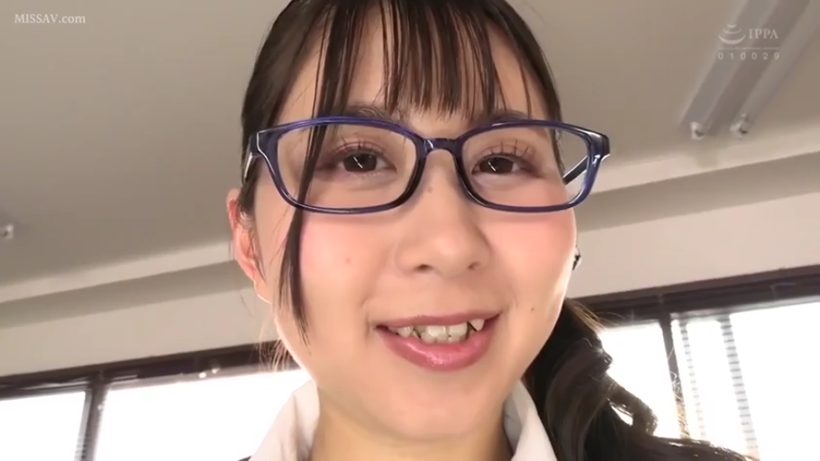 卧室 · 口交 · 性行为 · 中景 · 微笑 · 阴茎 · 跨坐 · JK制服
