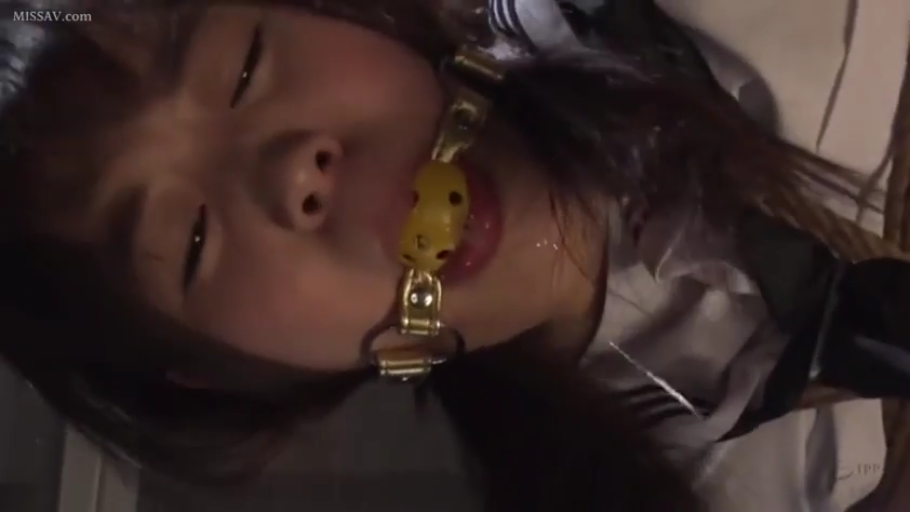 Indoor · Supine · 面部特写 · 捆绑 · Pain · JK Uniform · 绳艺 · 球塞