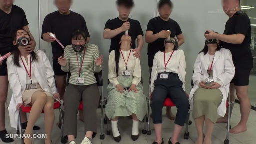 坐姿 · 办公室 · 全景 · 职业装 · 多人 · 口塞 · 痛苦 · 强制