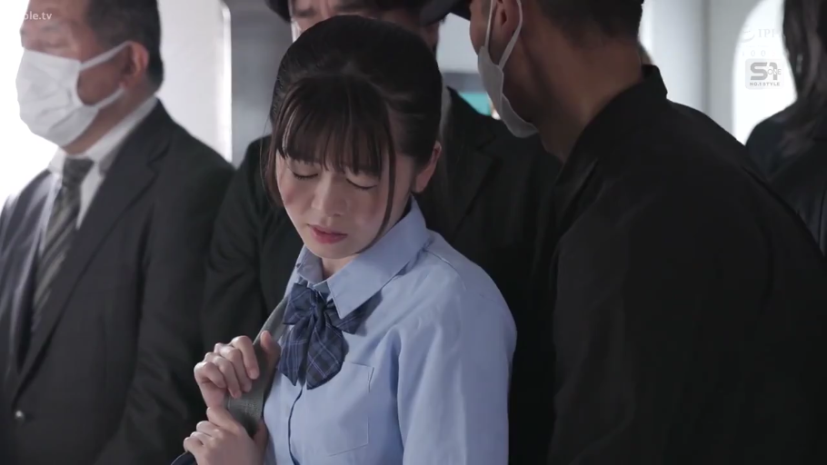裸体 · 床上 · 生殖器特写 · 开腿 · 白色液体 · 无法看到 · 液体流出