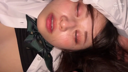 室内 · 脸部特写 · 销魂 · 仰卧 · JK制服 · 高清