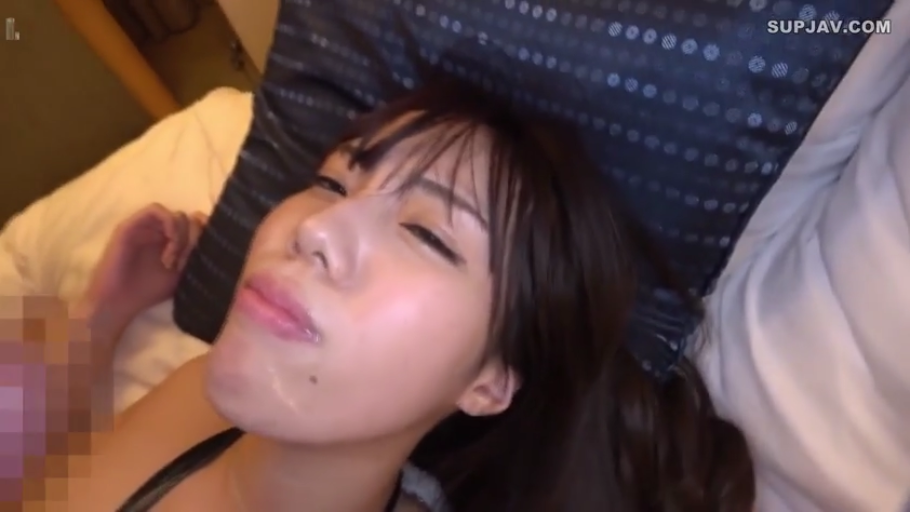 私处特写 · 眼罩 · M字开腿 · 影棚 · 黄色比基尼 · 器具玩弄 · 喘息渴求 · 足控BDSM