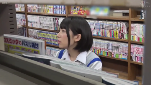 集中 · 站立 · いいえ · 书架 · 工作 · 非色情 · 蓝白制服 · 书店