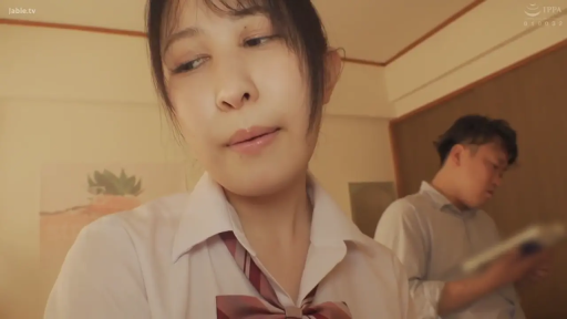 室内 · 顔部のクローズアップ · 制服