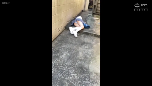 室内 · 脸部 · 眼镜 · 站立 · 微笑 · 对视 · 常服