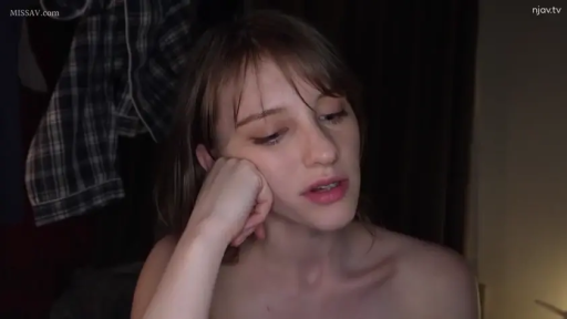 Indoor · 面部特写 · Nude · 托腮 · 视频聊天 · Western countries · lazy