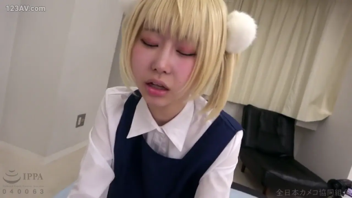 室内 · 坐姿 · JK制服 · 头部特写