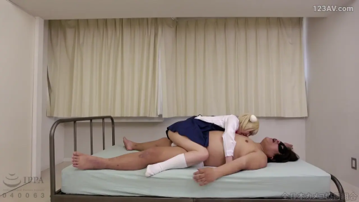 Indoor · 骑乘位 · Role-playing · bed · Student uniform · Kiss · No · Blur