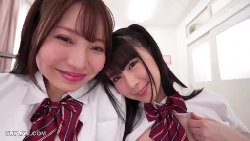 室内 · 脸部特写 · 微笑 · JK制服 · 双人 · 撩衣 · 贴近