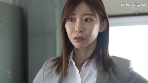 室内 · 站立 · 中景 · 凝视 · OL · 惊讶 · 西装衬衫