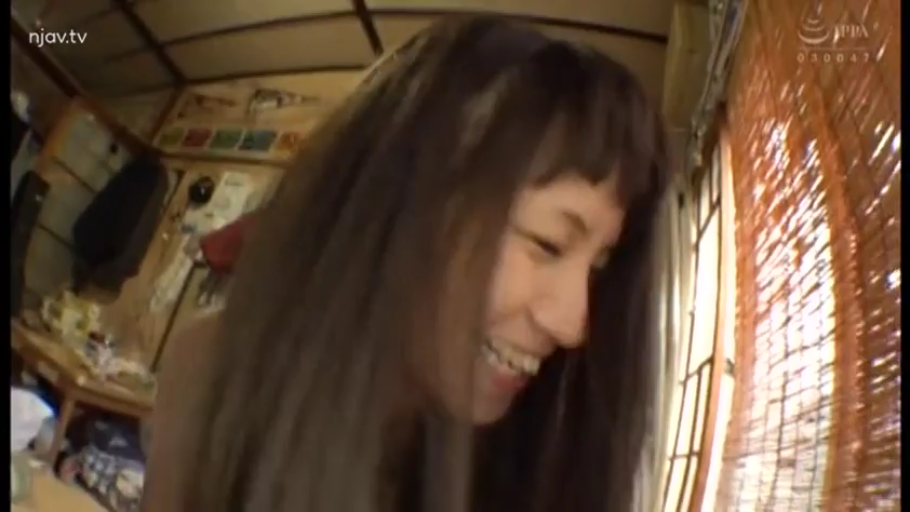 俯身 · 脸部 · 和室 · 兴奋 · 欢笑 · 鱼眼镜头