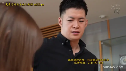 室内 · 严肃 · 站立 · 面部特写 · 中文字幕 · 对视 · 黑色衬衫