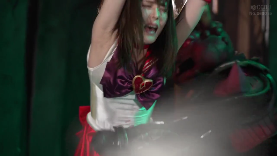 室内 · 腋下 · 双手举起 · 水手战士服