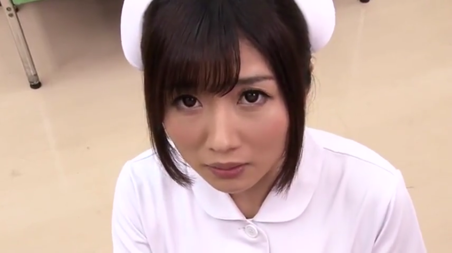 白色丝袜 · 角色扮演 · 卧室 · 迷离 · M字腿 · 下体特写 · 震动棒 · 使用自慰器