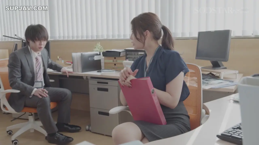 坐姿 · 交谈 · 严肃 · 办公室 · 职业装 · 文件夹 · 职场