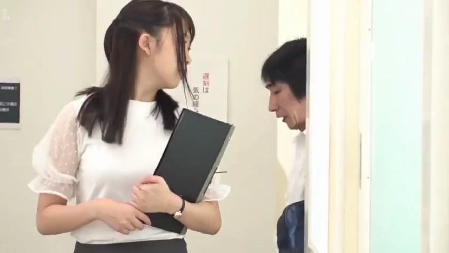 享受 · 枕头 · 床上 · M字开腿 · 手指拨弄 · 俯拍 · 阴部 · 水手服内衣