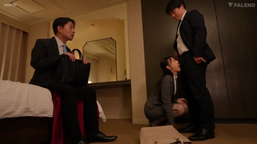 口交 · 全景 · 跪姿 · 酒店 · 西装 · 职场 · 张嘴 · 公文包