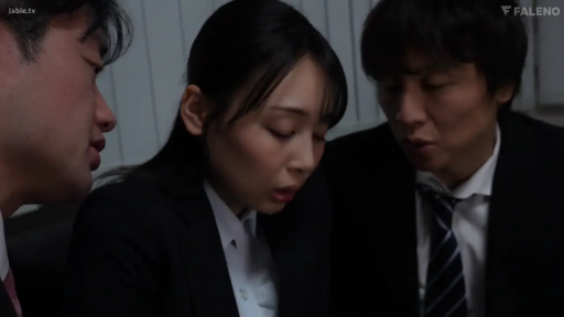 室内 · 性交 · 全裸 · 享受 · 枕头 · 仰卧抬腿 · 全身特写