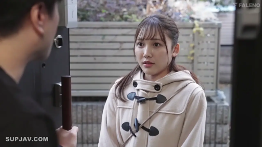 单人 · 面部 · 站立 · ドアロック · 平凡 · 玄关 · 进门 · 黑色长袖