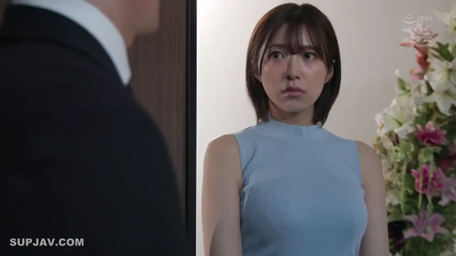 全裸 · 浴室 · 多人性交 · 高潮 · 3P · M字腿 · 身体特写 · 瓷砖墙