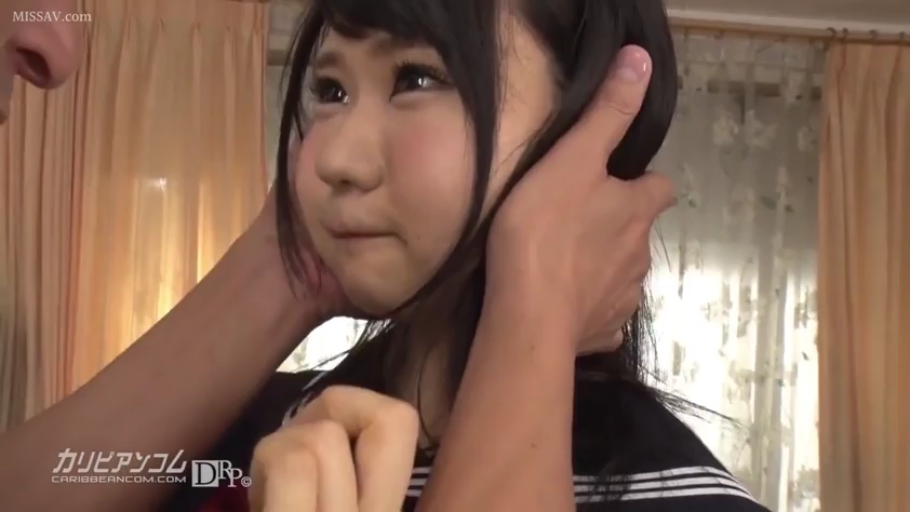 室内 · 脸部特写 · 站立 · 水手服 · 被捧脸 · 紧张 · 日本