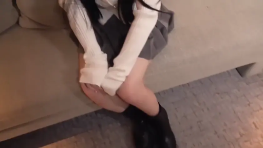 校服 · 卧室 · 床铺 · 性行为 · 中景 · 后入位 · 少女 · 承受