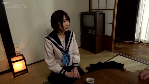 跪坐 · 和室 · 中景 · 平靜 · 对话 · 劇情 · 水手服 · 旧电视