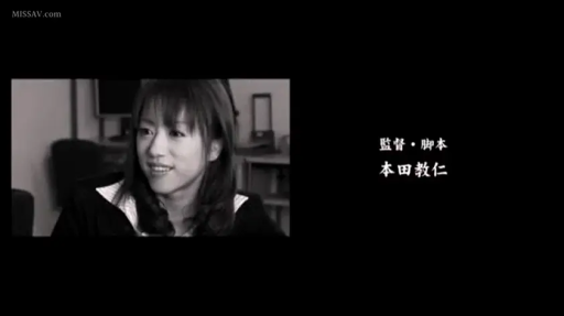 面部 · 办公室 · 电脑 · 对话 · 职业装 · 侧坐 · 浅笑 · 黑白片头