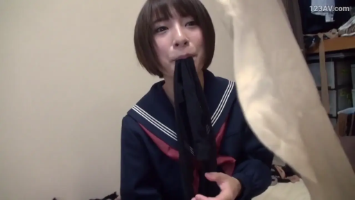 室内 · 面部 · 俯身 · 黑色丝袜 · 水手服 · 调皮 · 叼袜