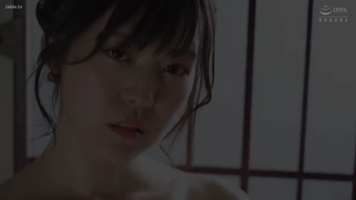 室内 · 脸部 · 全裸 · 站立 · 注视 · 昏暗 · 冷淡