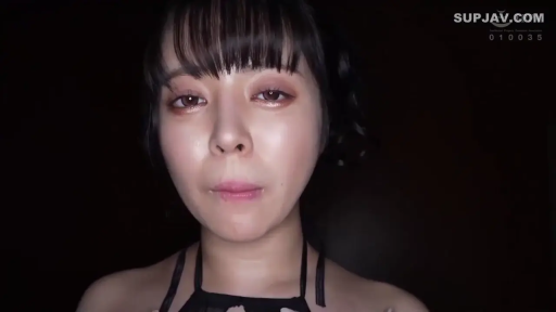 全裸 · 卧室 · 自慰 · 臀部 · 俯拍 · 假阳具 · 沉浸 · 俯卧开腿