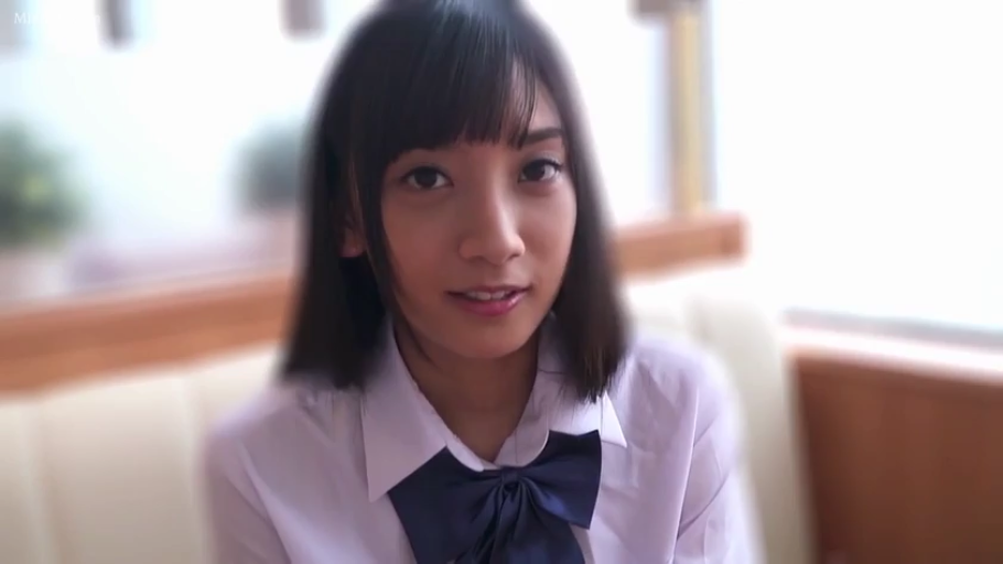 坐姿 · 教室 · 中景 · 打码 · 课桌 · 舔阴 · 半裸 · 淡然