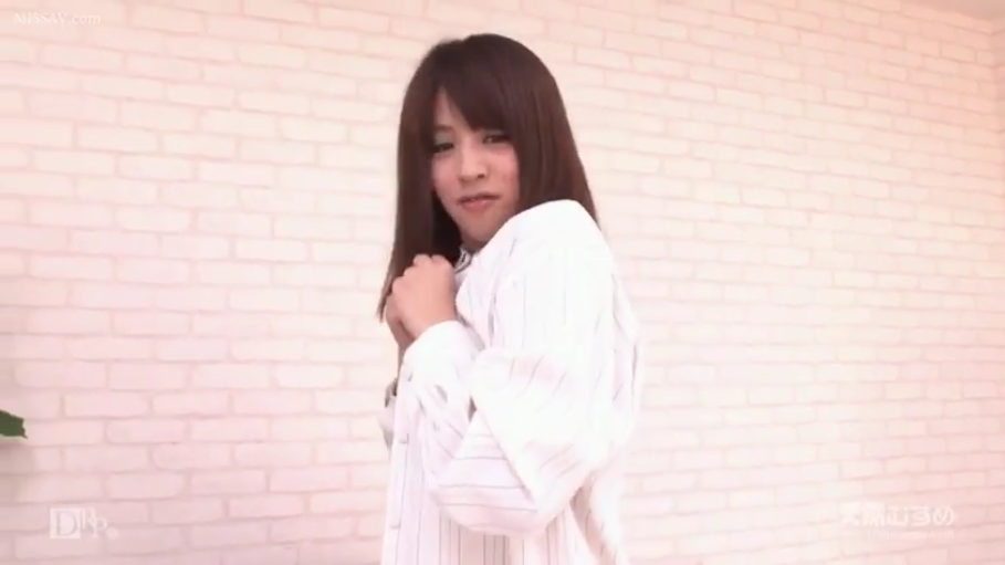 室内 · BDSM · 特写 · 惊恐 · 束缚行为 · 举手坐姿 · 乳胶头套 · 黑色乳胶内衣