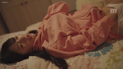 Bedroom · Breast close-up · Supine · 粉色连帽衫