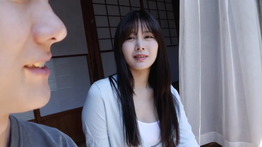 坐姿 · 交谈 · 障子门 · 和室 · 第一人称视角 · 面部特写 · 温柔 · 日常服饰