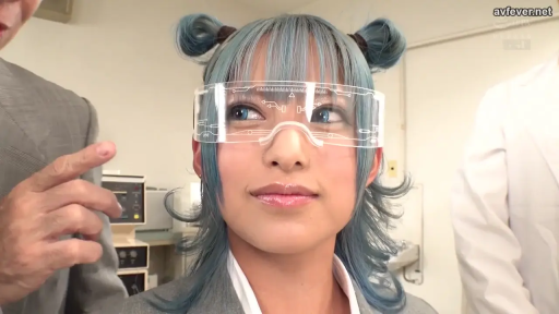 室內 · 臉部特寫 · 微笑 · 制服 · 正面 · 蓝发 · 护目镜 · 佩戴