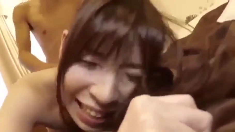 近景 · 摄影棚 · 波点内衣 · 舔舐玩具 · 挑逗诱惑 · 持物姿势 · 情趣按摩棒 · 单人表演