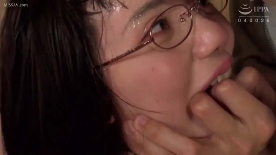 室内 · 胸部 · 站立 · 巨乳 · 项链 · 诱惑 · 凝视 · 浅蓝色紧身针织衫