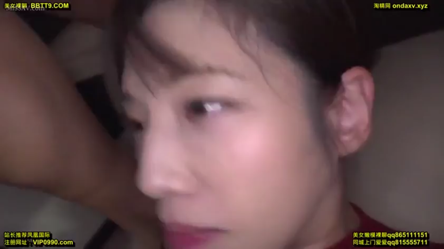 室内 · 一人称視点 · 迷離 · 顔のクローズアップ · 对视 · 寝姿 · 红色上衣