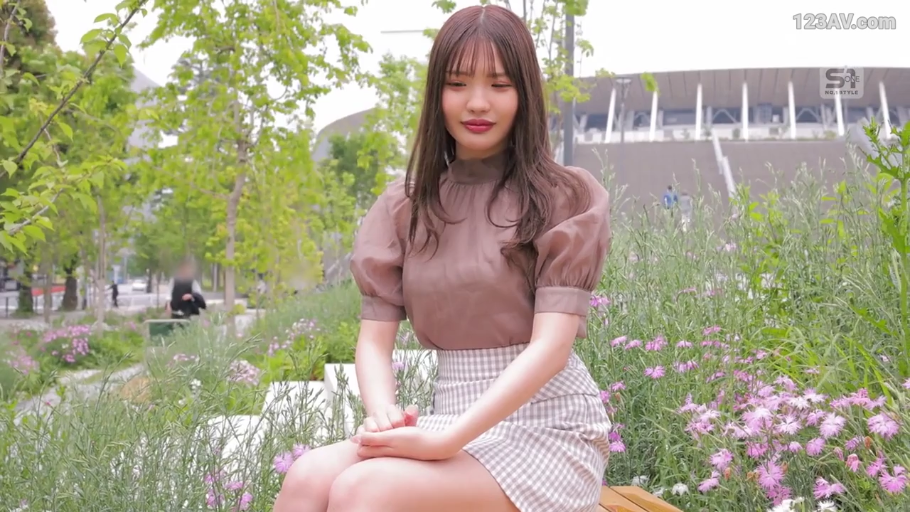 室内 · 巨乳 · 揉搓 · 俯拍 · 局部特写 · 黑色情趣内衣